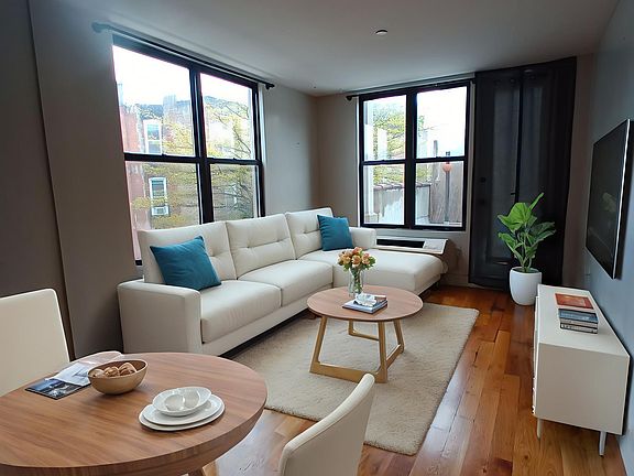 3rd image of 41 Kosciuszko St APT 318