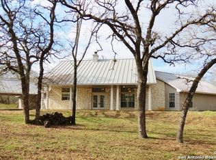 326 Oak Bend Dr, La Vernia, TX 78121