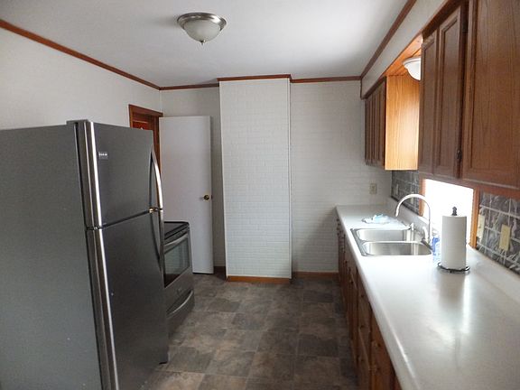 5th image of 1420 Highland Ave