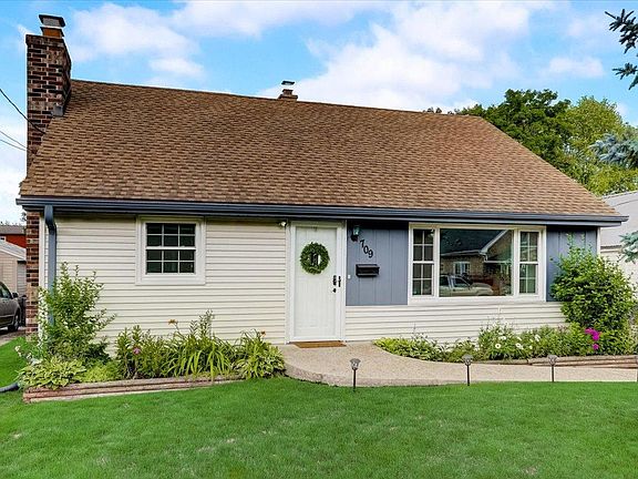 3rd image of 709 Westowne Ave