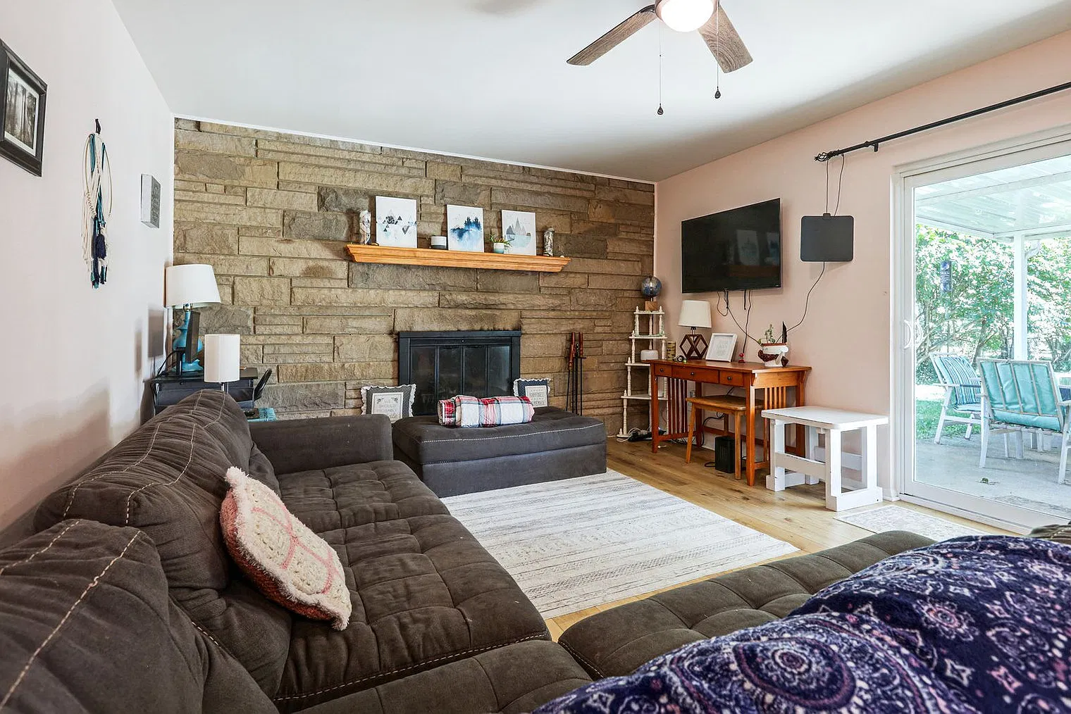3 bed, 2.0 bath, 1743 sqft, $3,774 — Photo 2