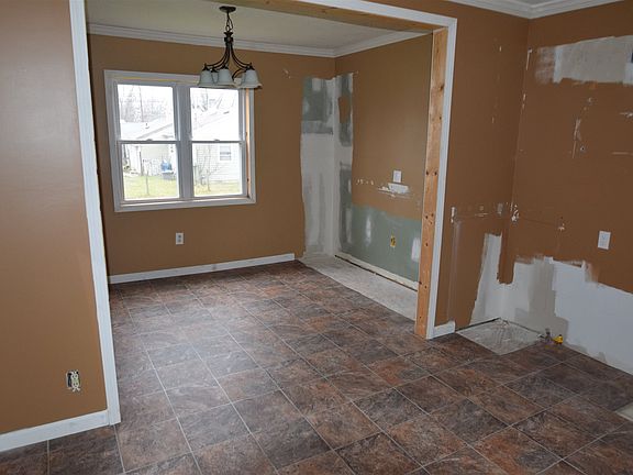 5th image of 2020 Fairmont Ave