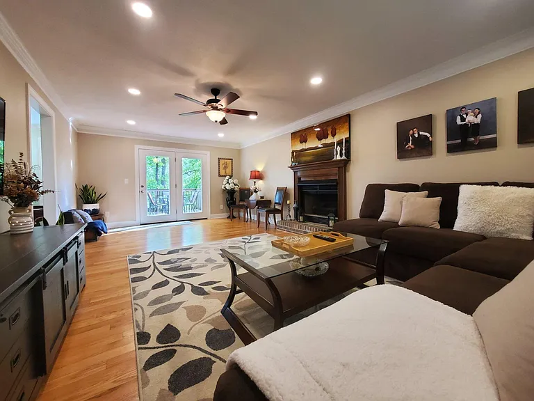 7214 Ridgestone Dr — Photo 17