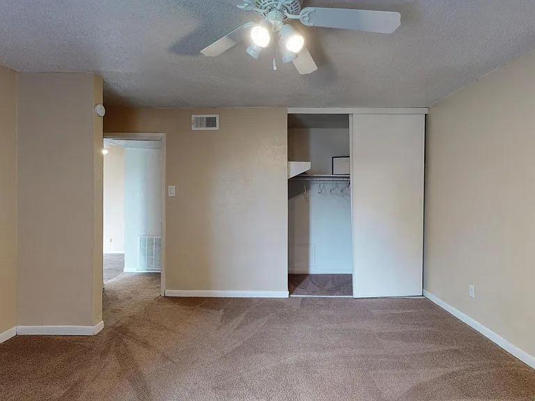 (B) bedroom