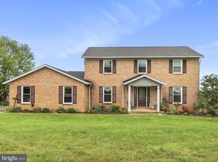 1094 Montclare Dr, Sykesville, MD 21784