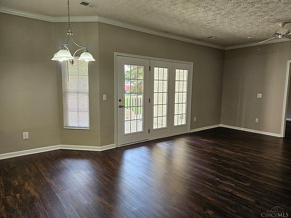 3rd image of 5449 Michelles Oak Ct APT A