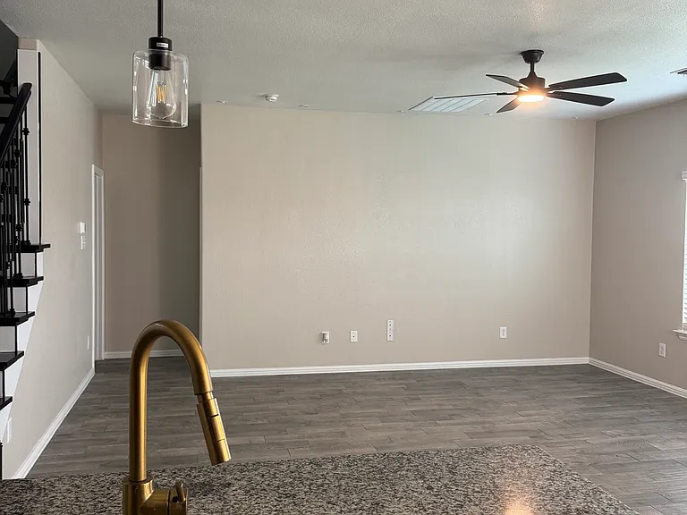 9236 Castorian Dr — Photo 10