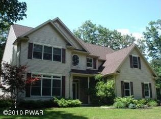 148 Santos Dr, Milford, PA 18337