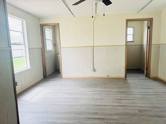 3rd image of 1313 Koberlin St