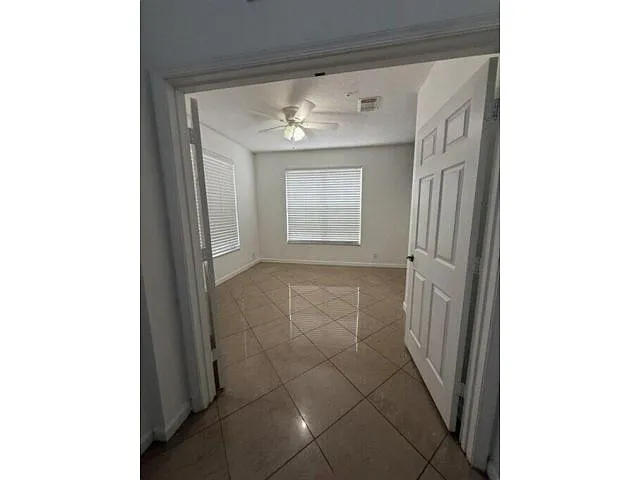 Building Photo - 2858 S Oasis Dr