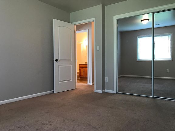 4th image of 129 Green St APT 07