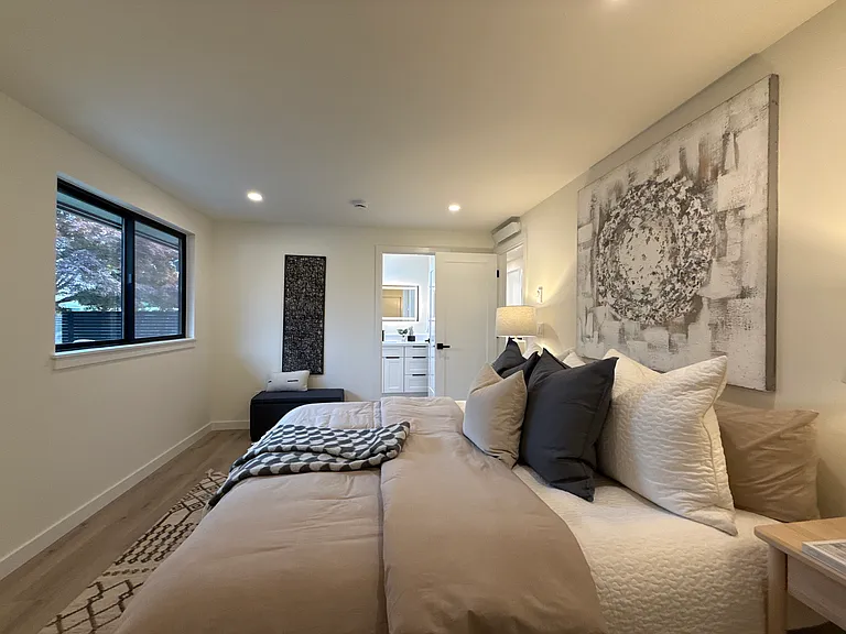 1068 Harding St — Photo 35
