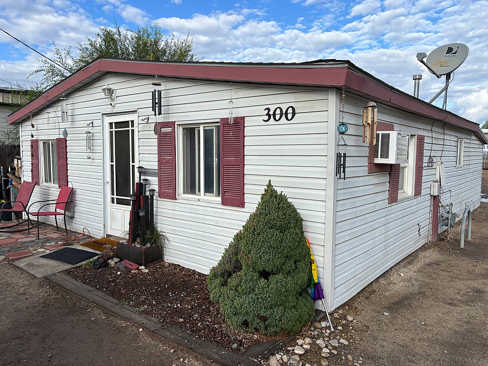 1st image of 300 E 41st St