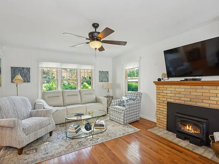 5 Doris Ln — Photo 8