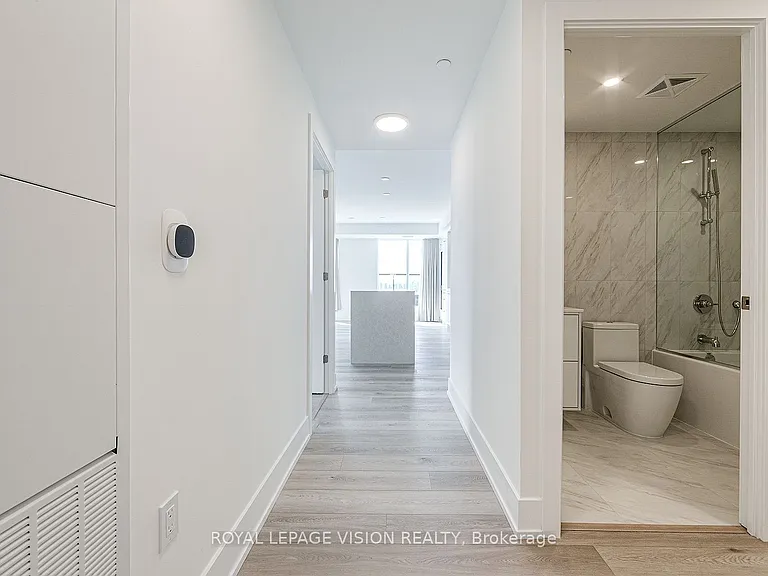 858 Dupont St #728 — Photo 32