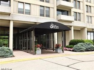 2 Bratenahl Pl APT 10A, Cleveland, OH