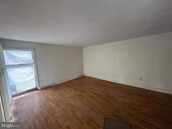 2nd image of 214 Molden Dr