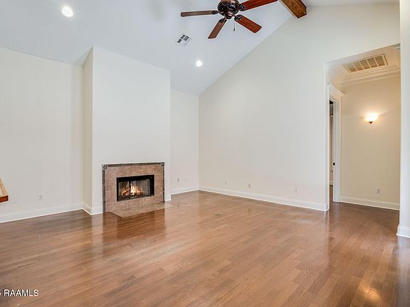 5th image of 104 Floridian Ln
