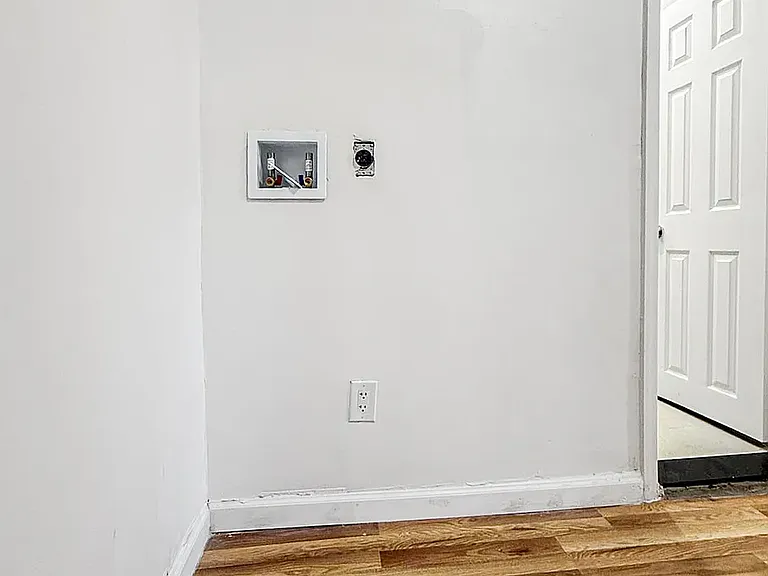 82 Eldert St #2 — Photo 3