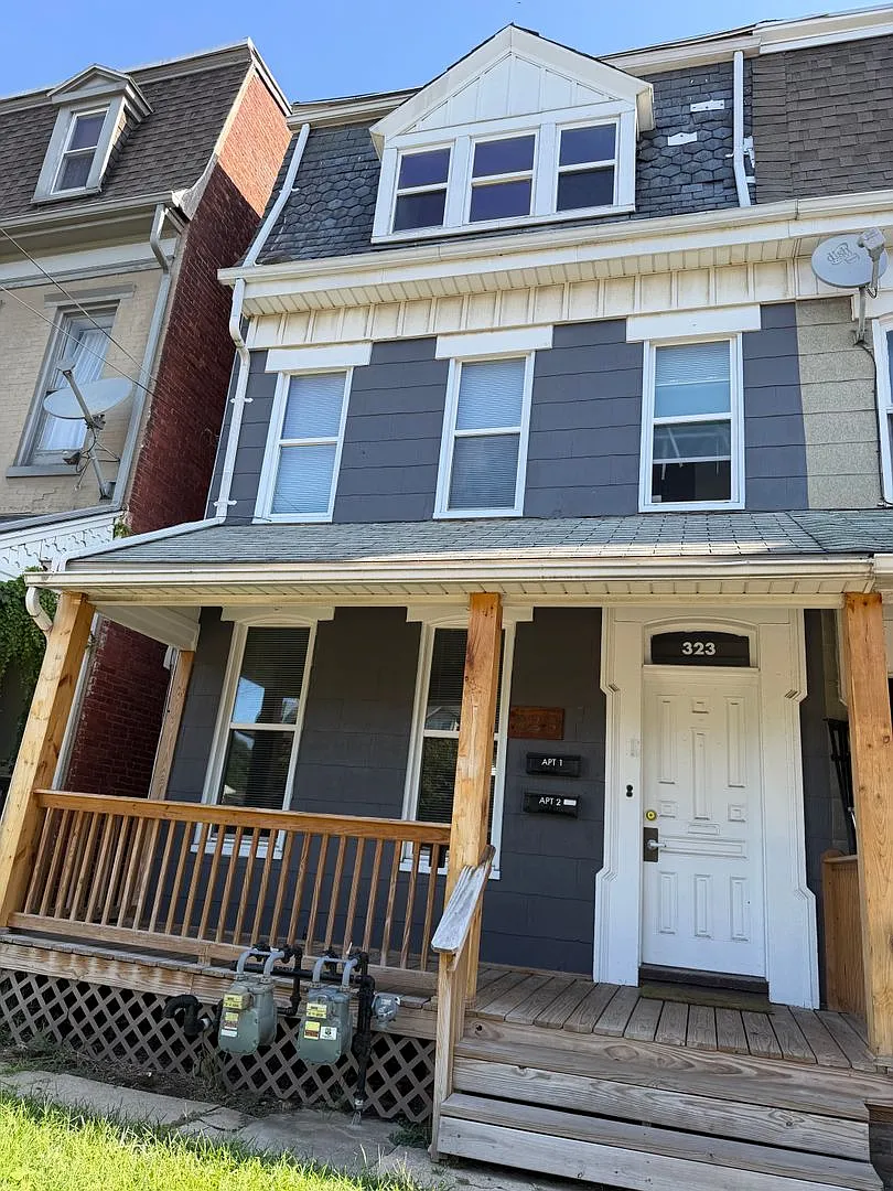 323 Roosevelt Ave. — Photo 1