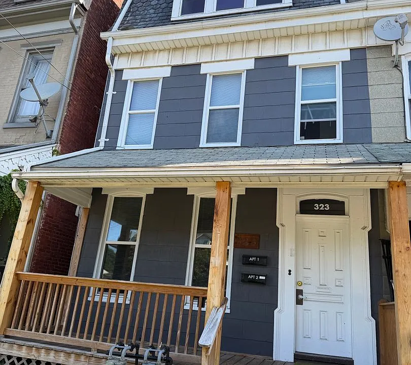 323 Roosevelt Ave