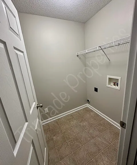 5673 Bedford Loop E — Photo 8