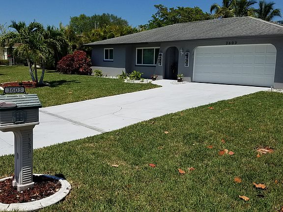 Front of house - Home has new roof