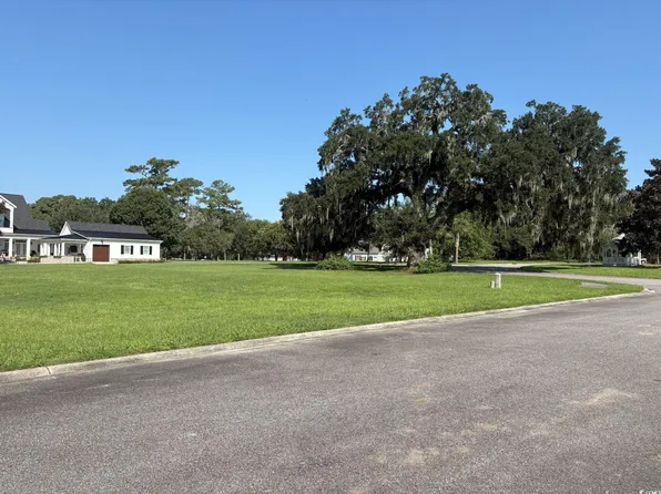 72 Richfield Rd., Georgetown, SC 29440