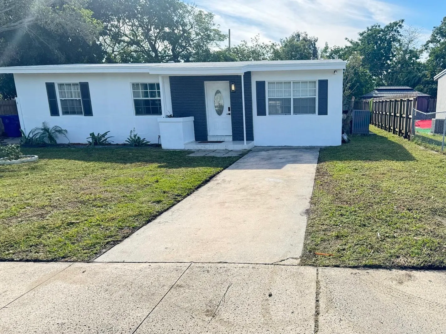 6 bed, 1384 sqft, $950 — Photo 1