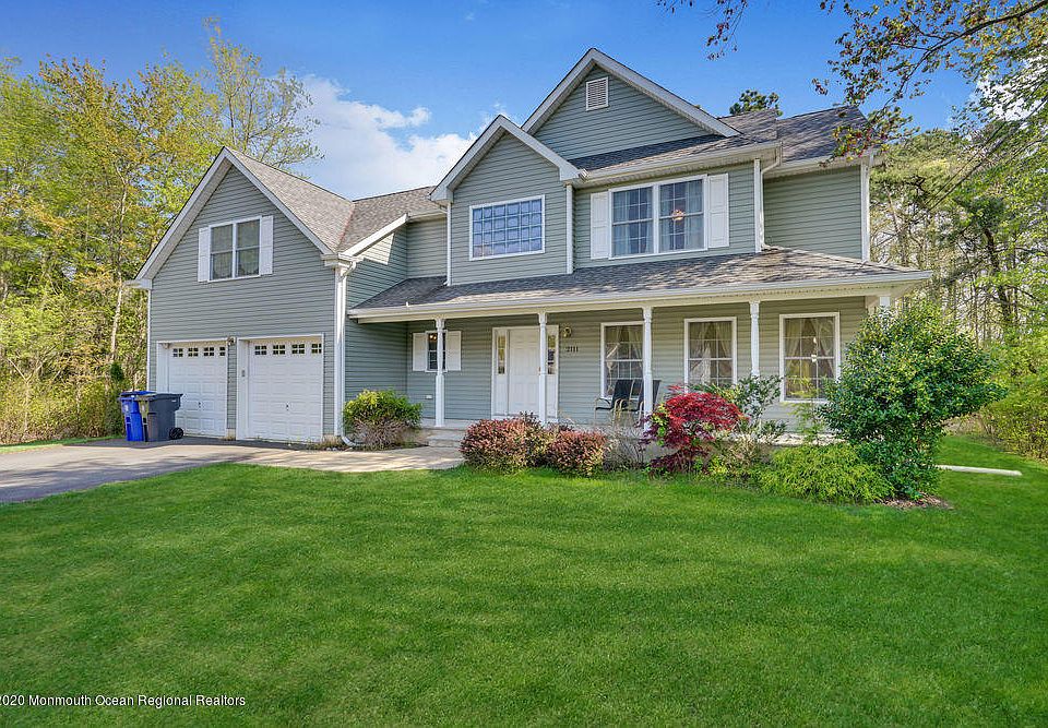 1st image of 2111 Ravenwood Dr