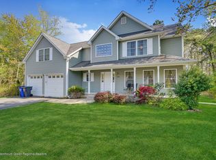 2111 Ravenwood Dr, Toms River, NJ 08753