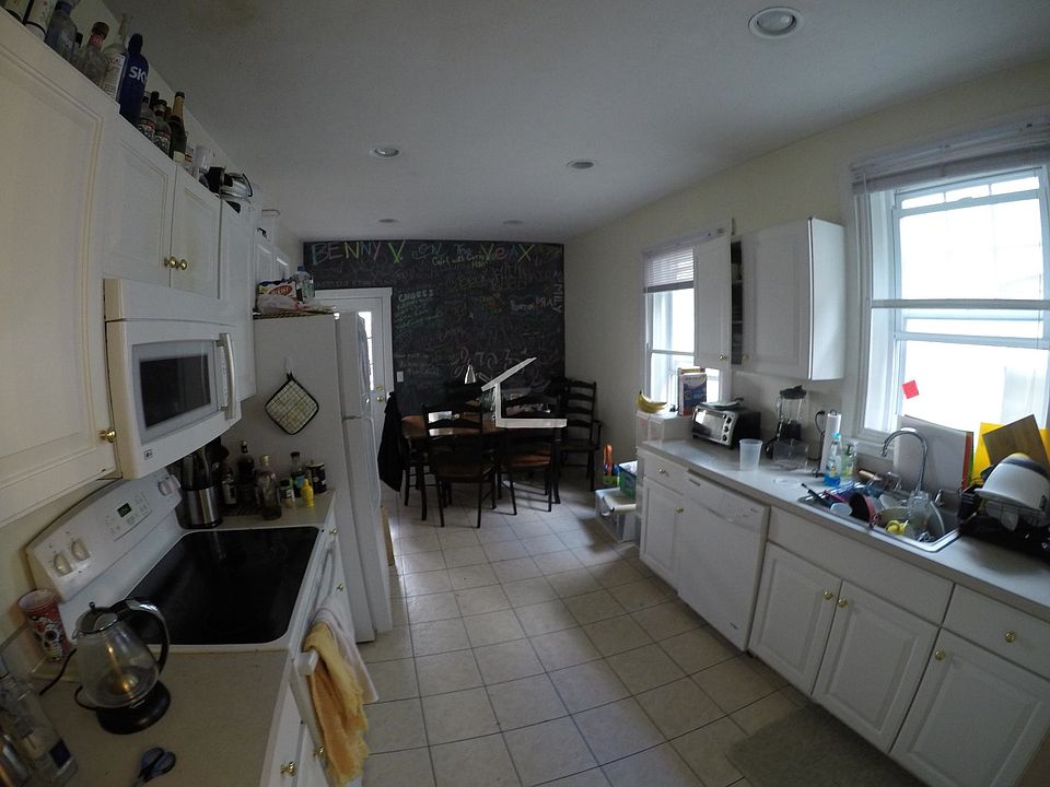 2nd image of 81 Gibbs St #29R