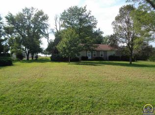 19090 Q Rd, Holton, KS 66436