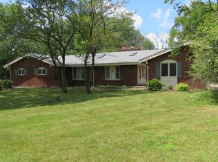 321 Signe Ct, Lake Bluff, IL 60044