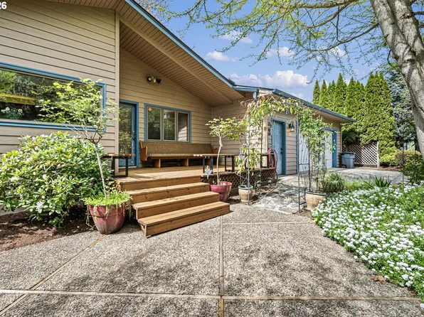 84 Green Ln, Eugene, OR 97404