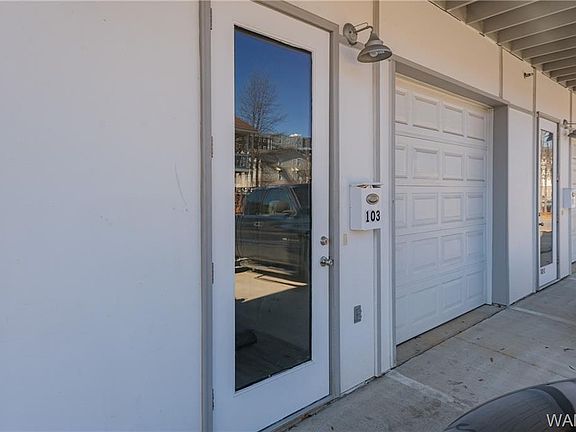 5th image of 1004 Oak Ave #103