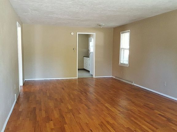 2nd image of 1200 Kilbourn St