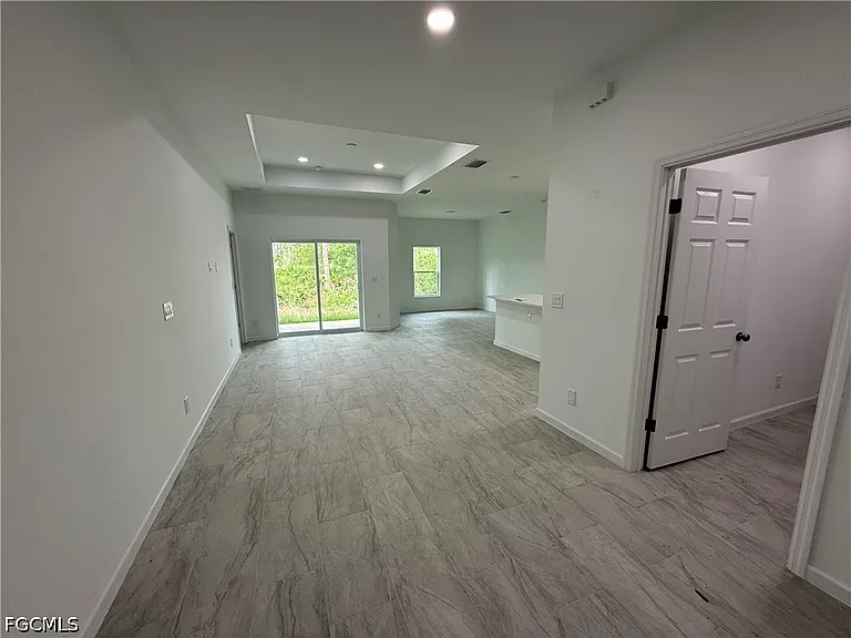 1103 W 10th St — Photo 2
