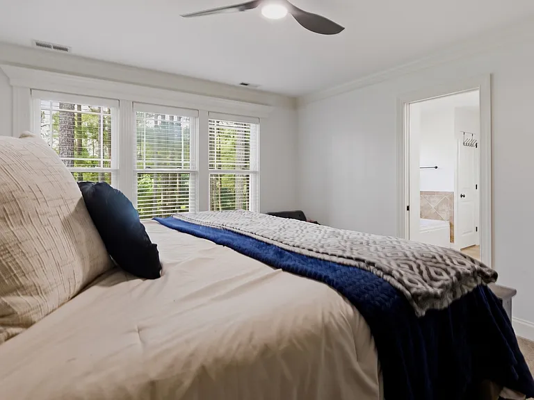 73 Falconridge Dr — Photo 25