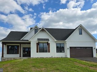 468 Shade Tree Ln, Shenandoah Junction, WV 25442