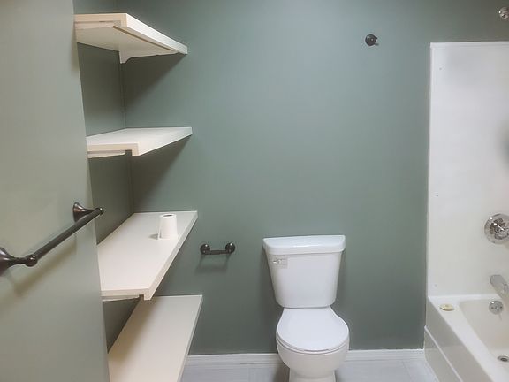 4th image of 301 N John St