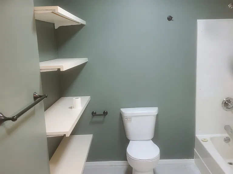 301 N John St — Photo 4