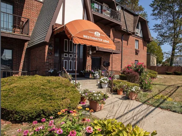 21 West St APT A3, Randolph, MA 02368