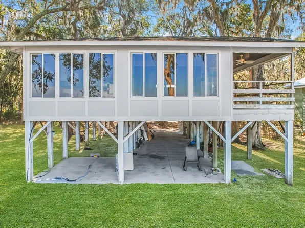 1090 Goldfinch Loop NE, Townsend, GA 31331