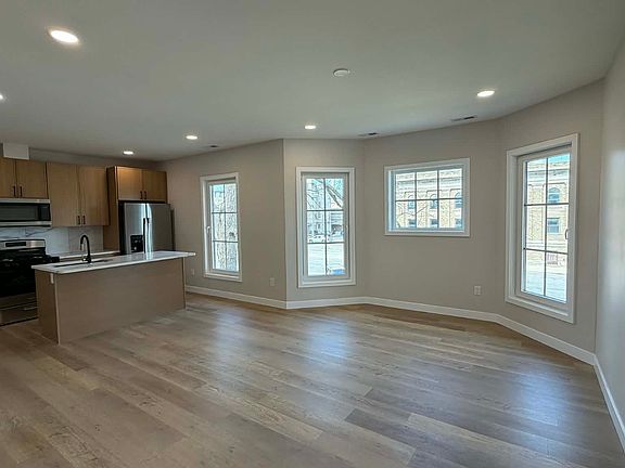 3rd image of 603 Pine St #3
