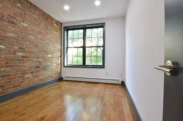 Rented by David Hirsch, LREB | media 25