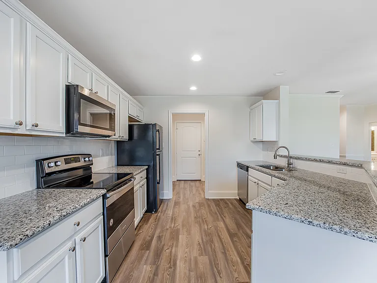 815 E Grande Blvd #R-102 — Photo 6