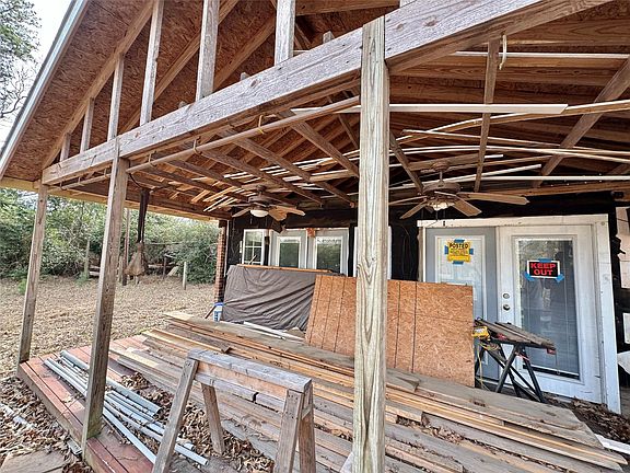 3rd image of 14606 Brooks Rd