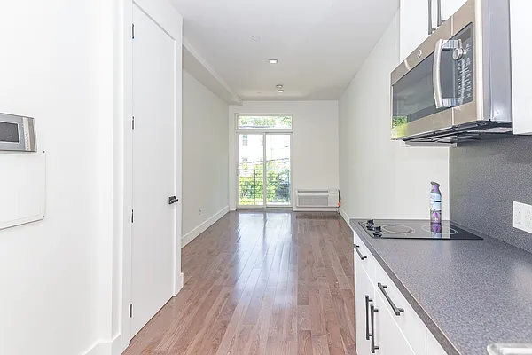 Rented by MySpaceNYC | media 17