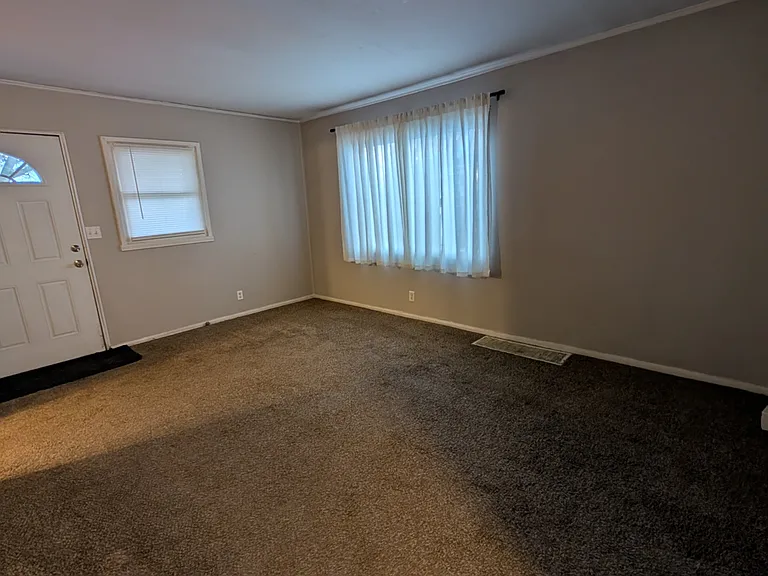847 Veto St NW — Photo 17